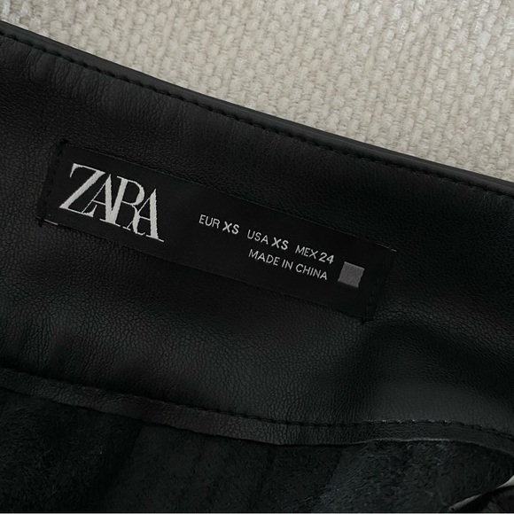 ZARA black pleated leather skirt - Picture 5 of 7